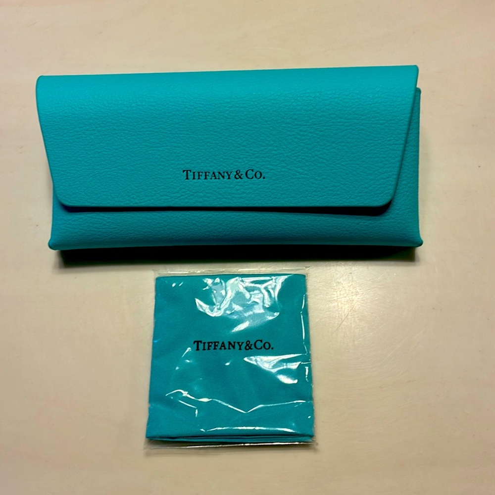 Tiffany & Co. sunglass/eyeglass case and cleaning cloth